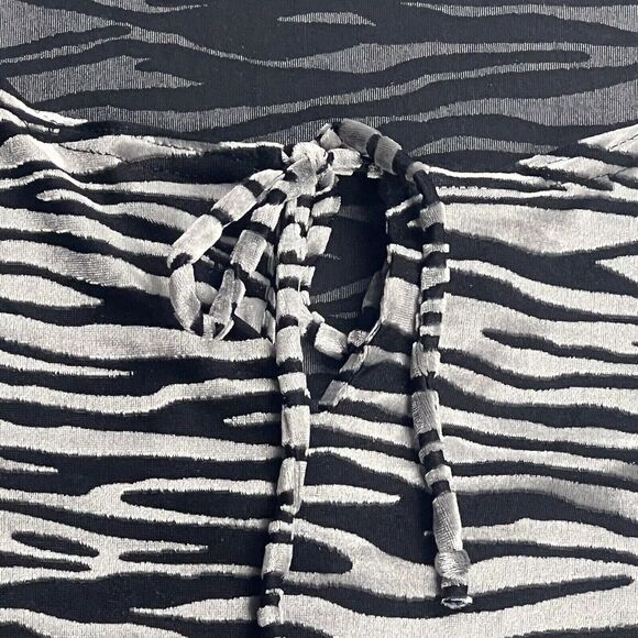 Vintage Notches Top Womens 2X Grey Velvet Zebra Bell Sleeve Whimsigoth Office - Picture 12 of 16